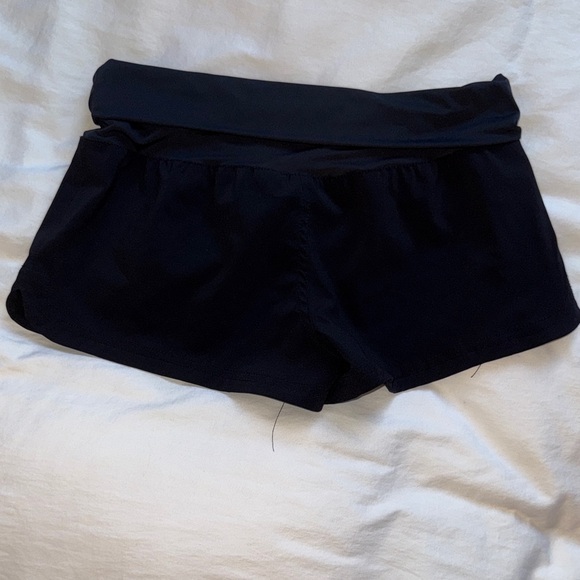 Roxy Women's Black Shorts - Picture 1 of 4